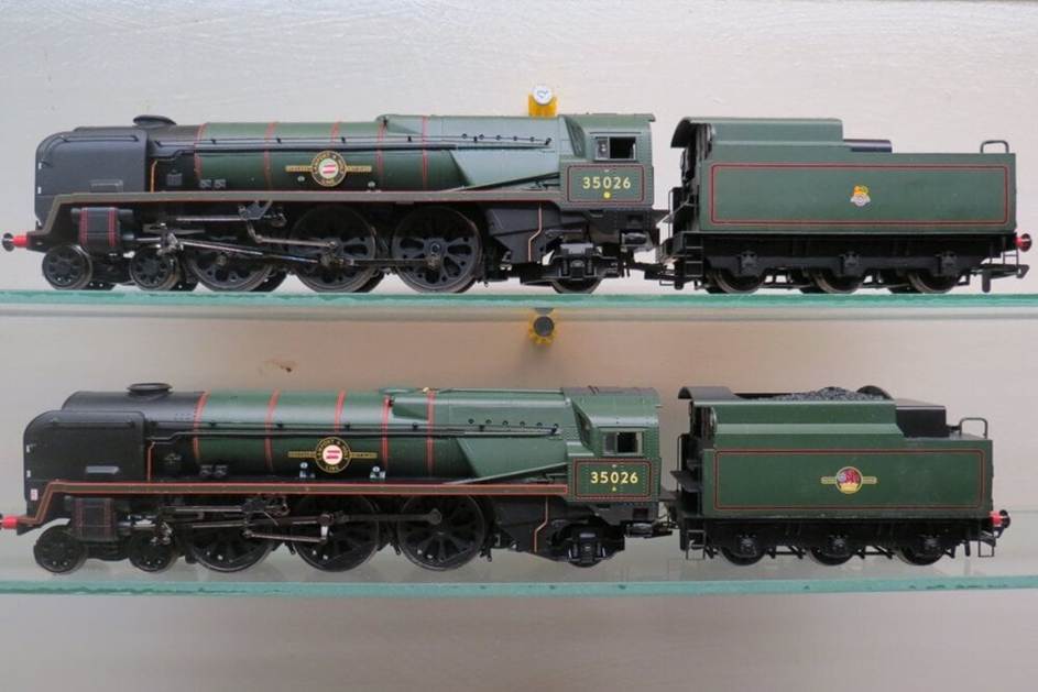 www.BloodandCustard.net
Hornby Rebuilt Merchant Navy locomotives.
.
No.35026 with 6000-gallon & 5100 gallon tenders
(for this locomotive the 5100-gallon tender should have an early crest)
Copyright 2k_O
